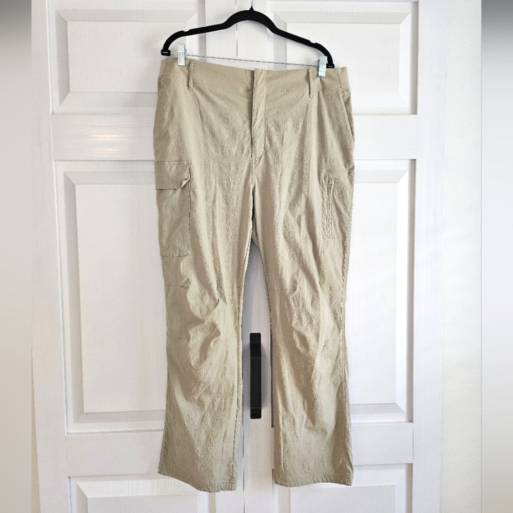 Athleta Trekkie Utility Cargo Pant